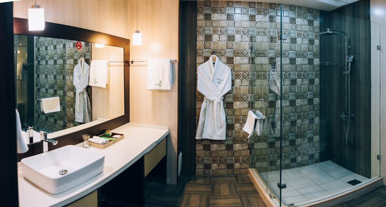 Megapolis Hotel Simkent Buitenkant foto