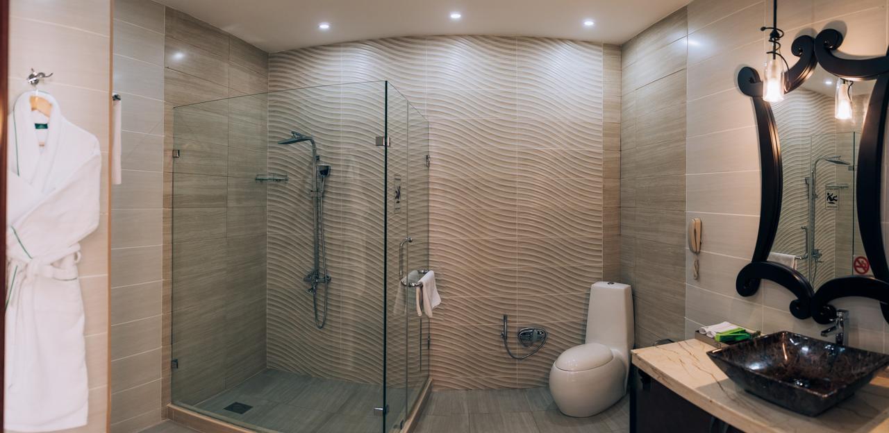 Megapolis Hotel Simkent Buitenkant foto