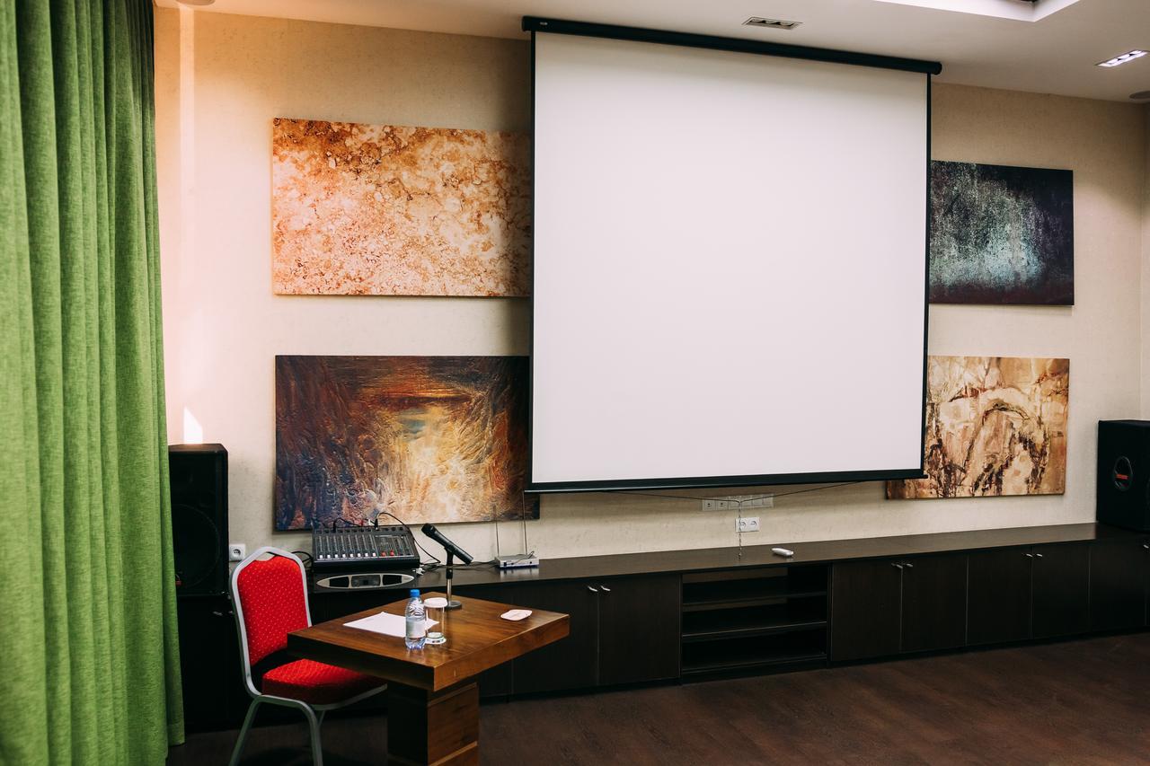 Megapolis Hotel Simkent Buitenkant foto